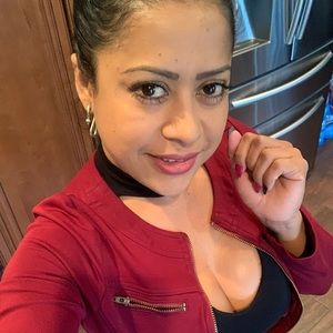 Meet your Posher, Denia